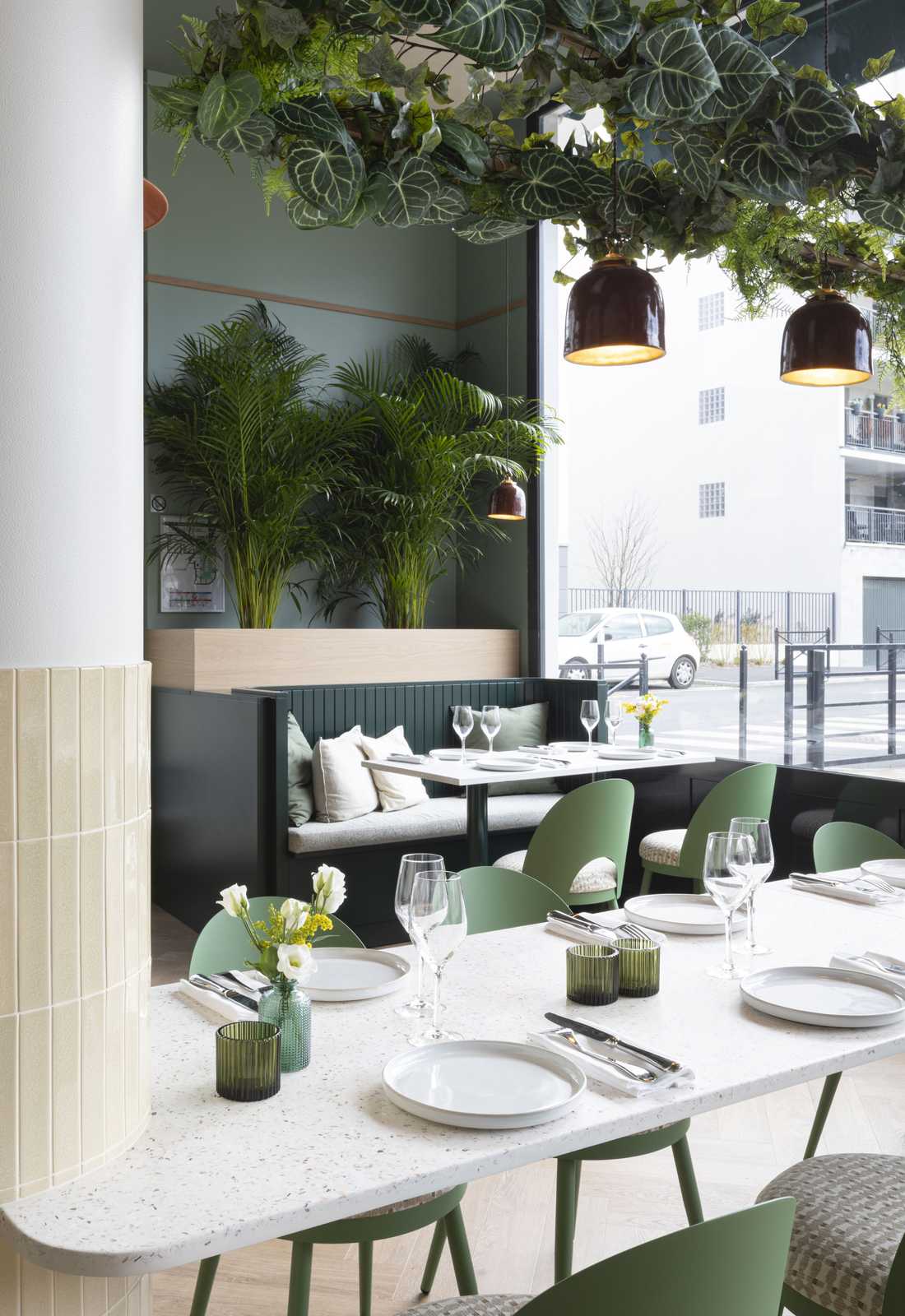 Aménagement intérieur d'un restaurant haut de gamme par un architecte dans les Pyrénées-Atlantiques