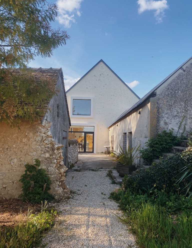 Réhabilitation d'une grange en maison par un architecte sur la côte basque